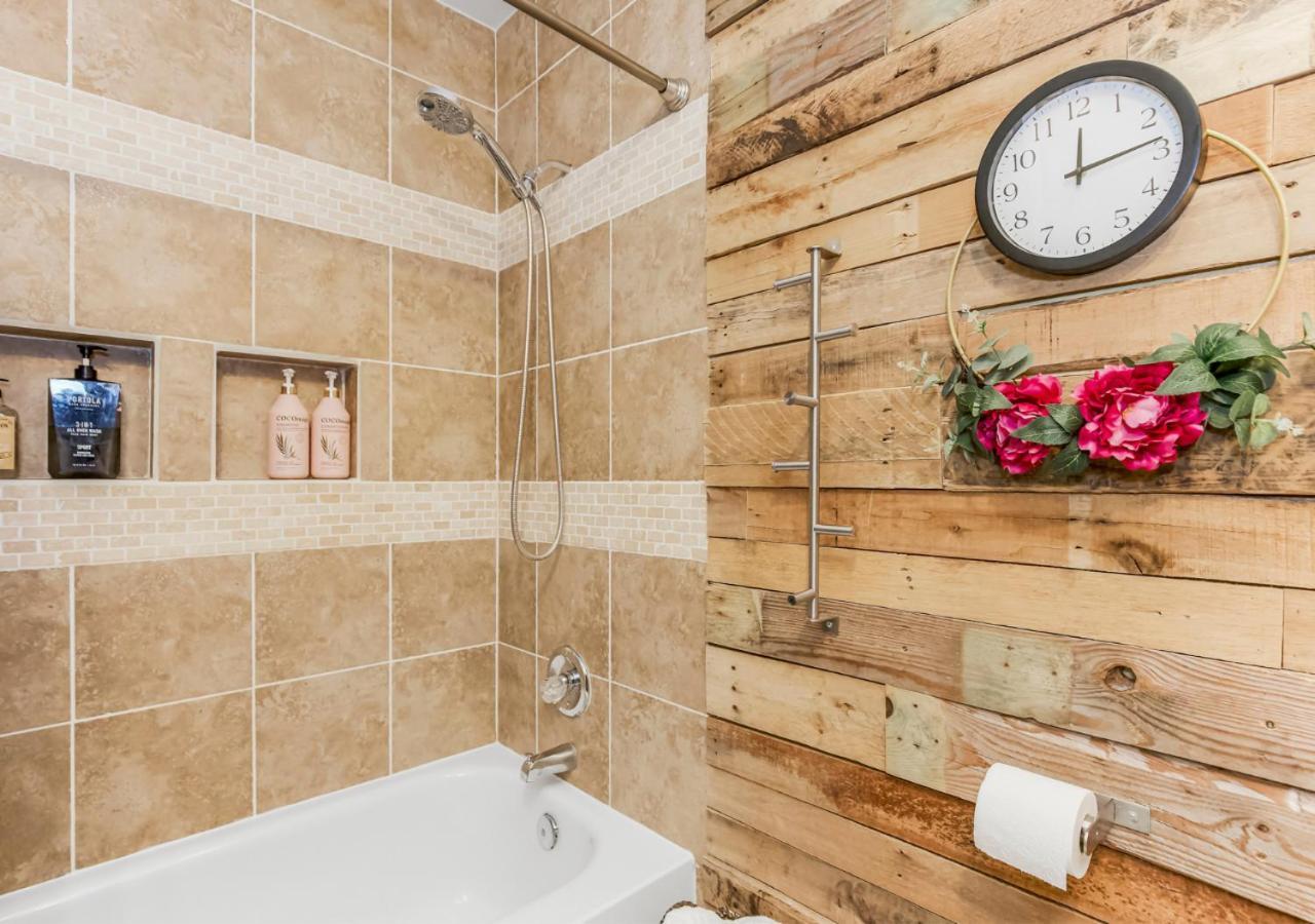 Becky & Marvels 420 Stay - Private Room Kansas City Exterior foto